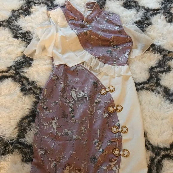 Pink fitted cheongsam - Picture 2 of 6